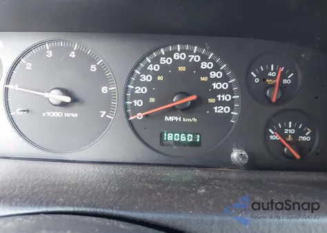 2001 Jeep Grand Cherokee Laredo from USA, damaged, VIN 1J4GW48S91C700684